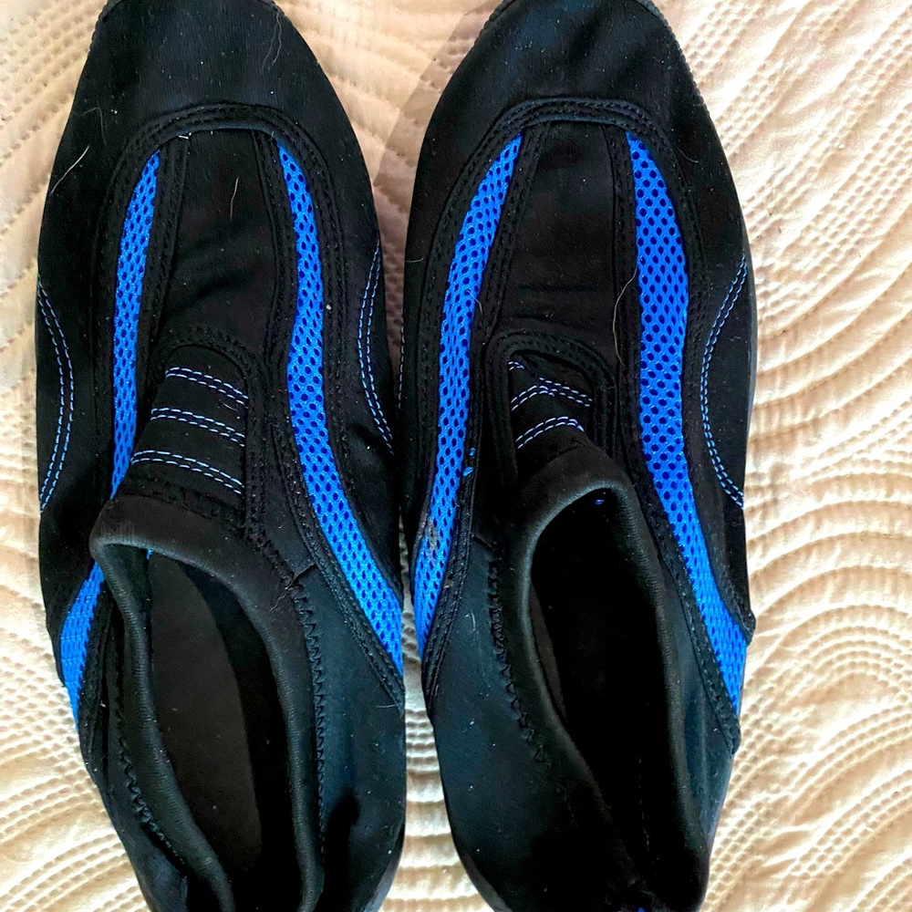 Men’s water shoes